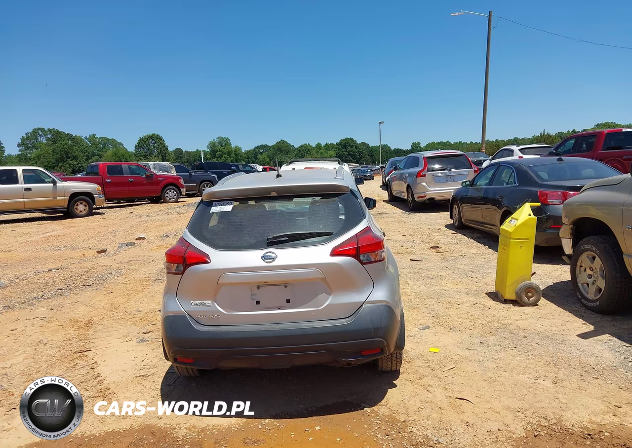 2019 Nissan Kicks S VIN:3N1CP5CU2KL471208 - 16
