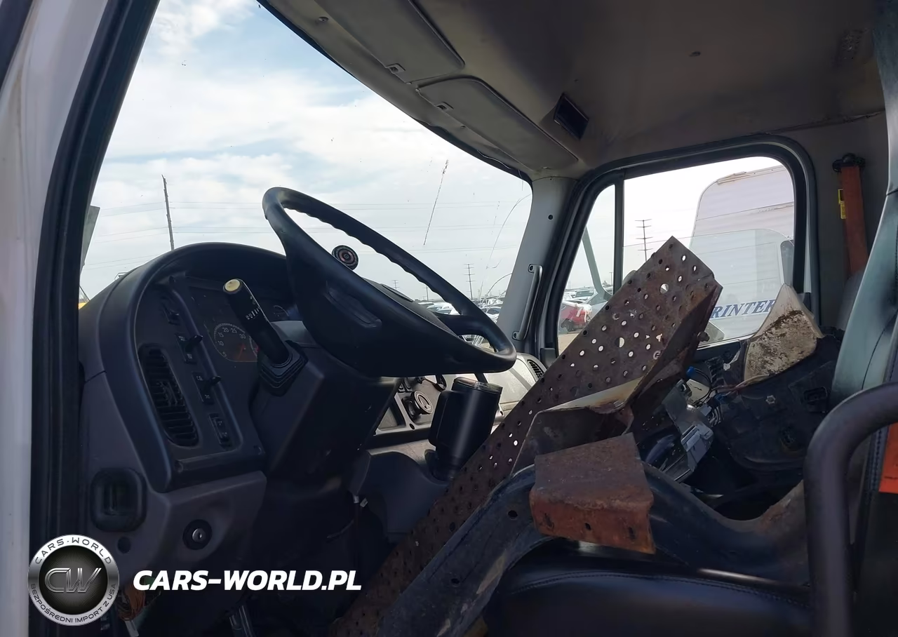 2017 Freightliner M2 106 VIN:1FVACWDT5HHHX3473 - 7