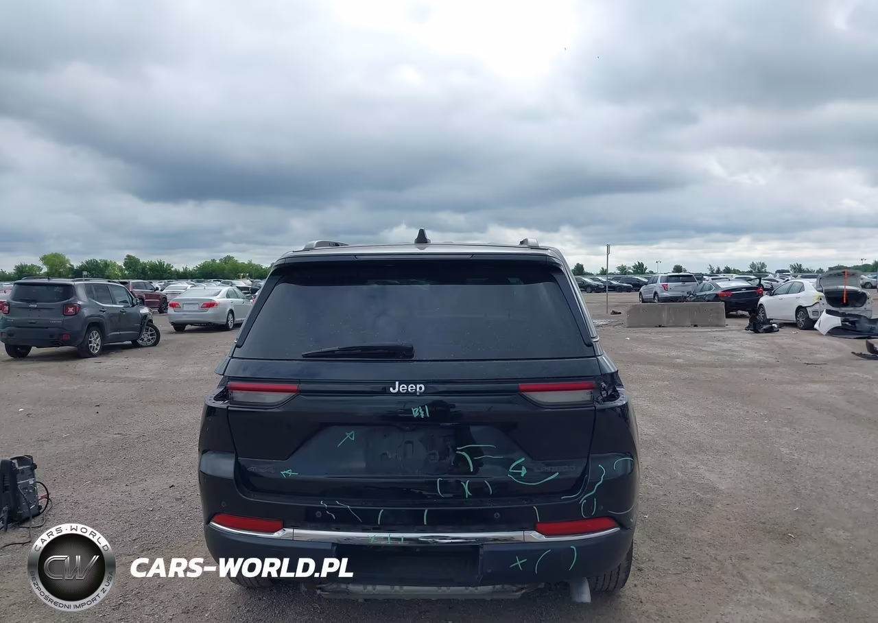 2023 Jeep Grand Cherokee Laredo 4X4 VIN:1C4RJHAG0PC549107 - 17
