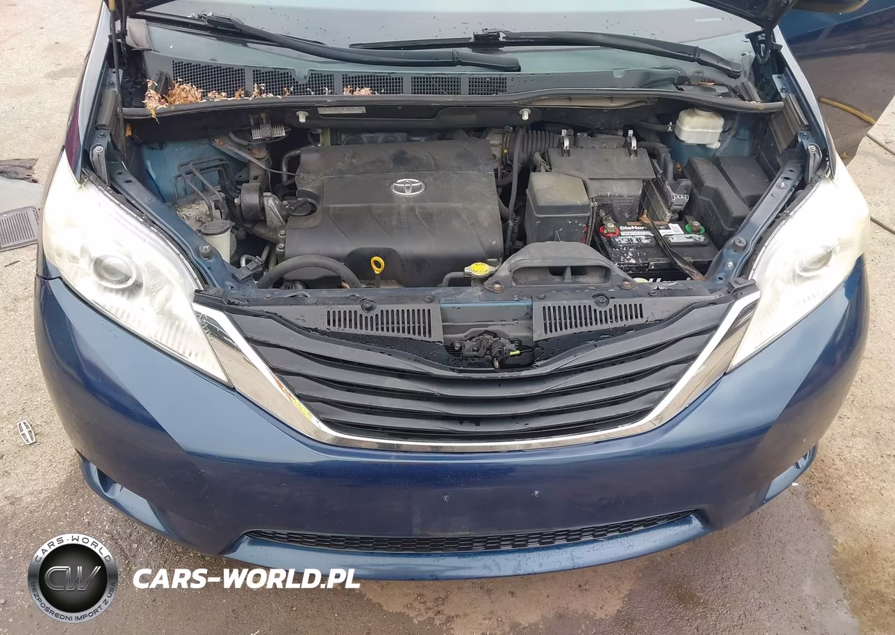2011 Toyota Sienna Le V6 VIN:5TDKK3DC1BS073791 - 10