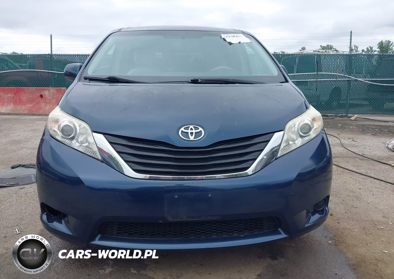 2011 Toyota Sienna Le V6 VIN:5TDKK3DC1BS073791 - 12
