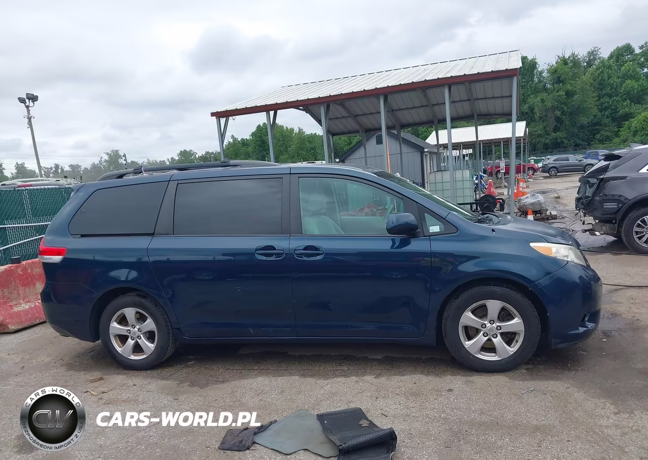 2011 Toyota Sienna Le V6 VIN:5TDKK3DC1BS073791 - 13