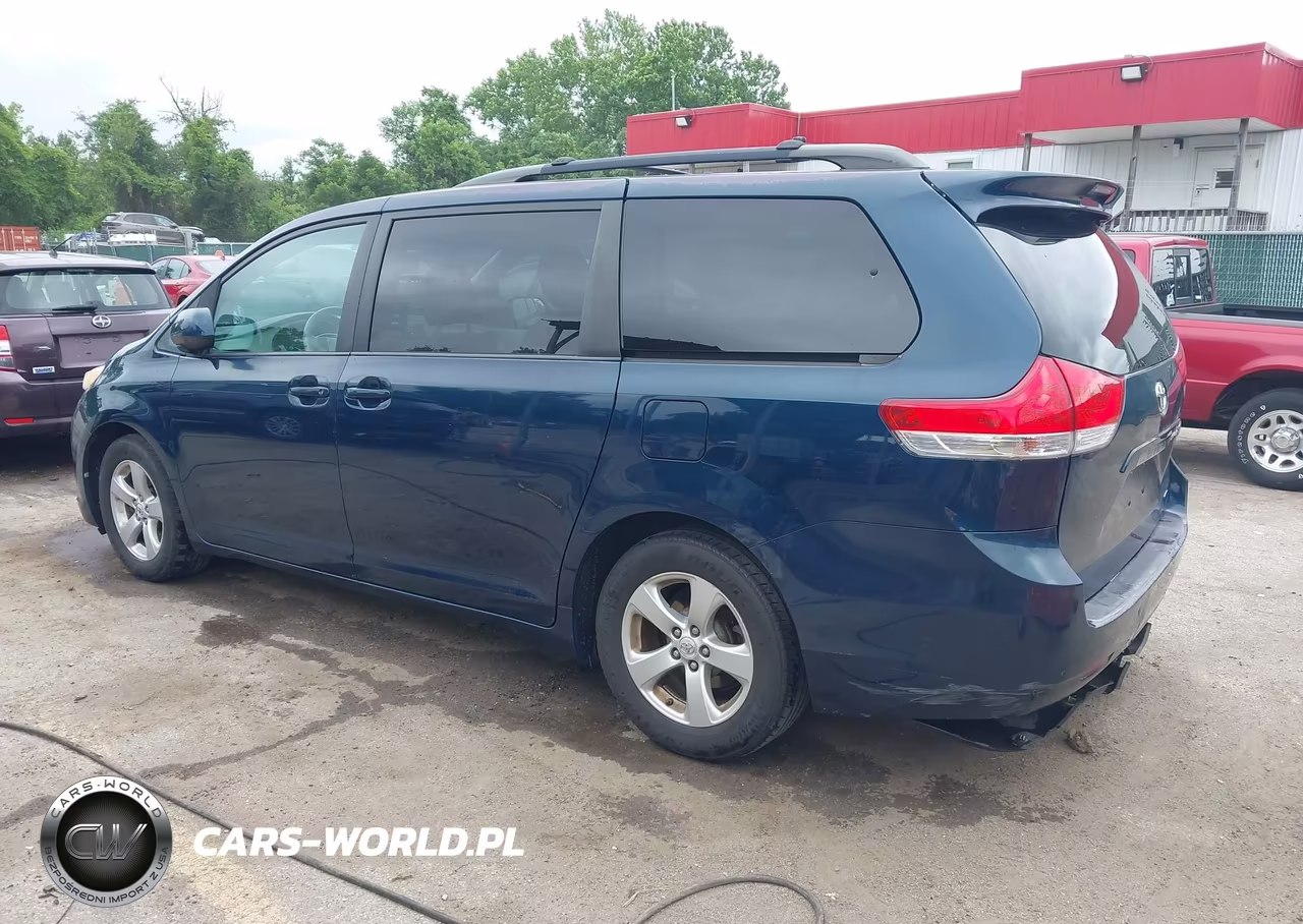2011 Toyota Sienna Le V6 VIN:5TDKK3DC1BS073791 - 3