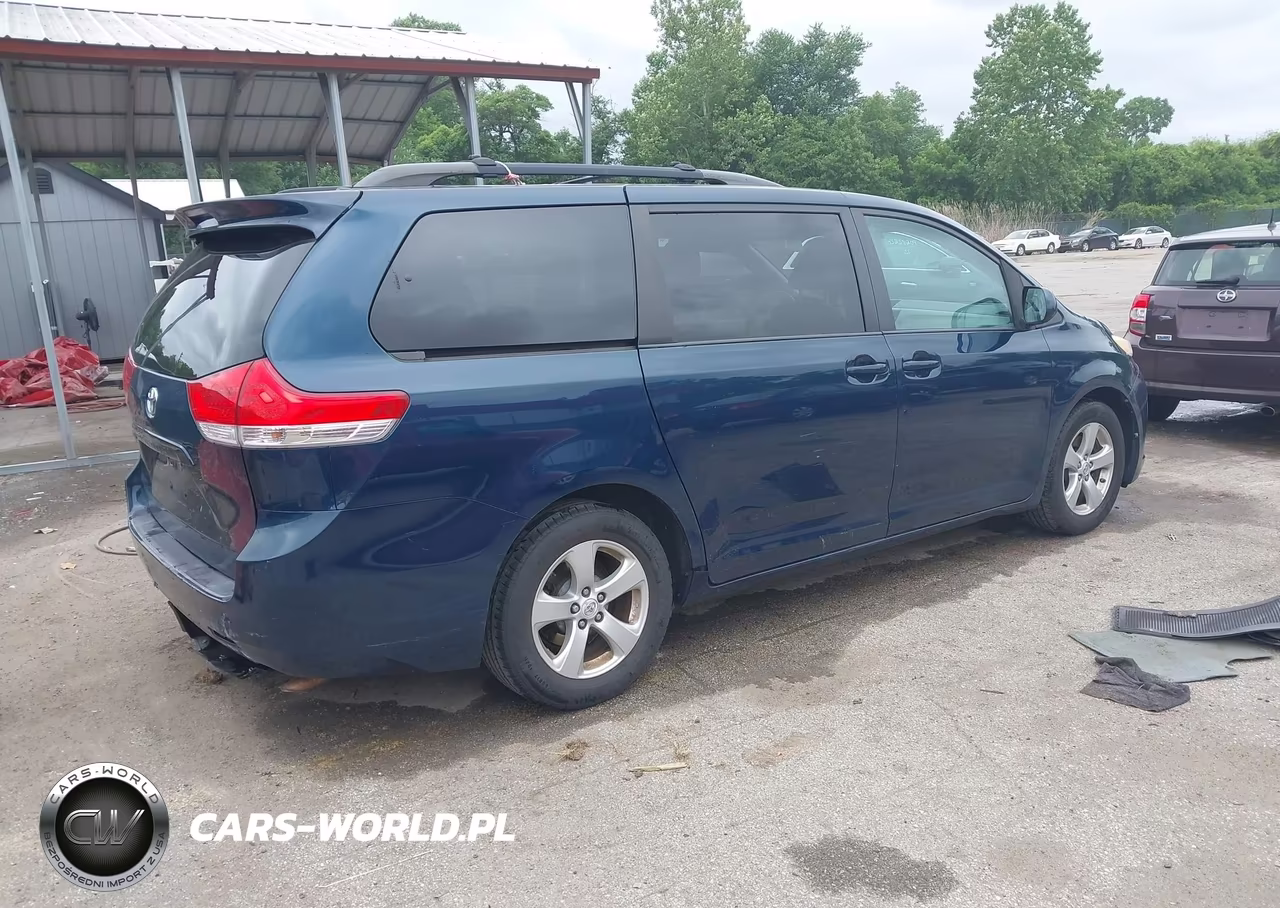2011 Toyota Sienna Le V6 VIN:5TDKK3DC1BS073791 - 4