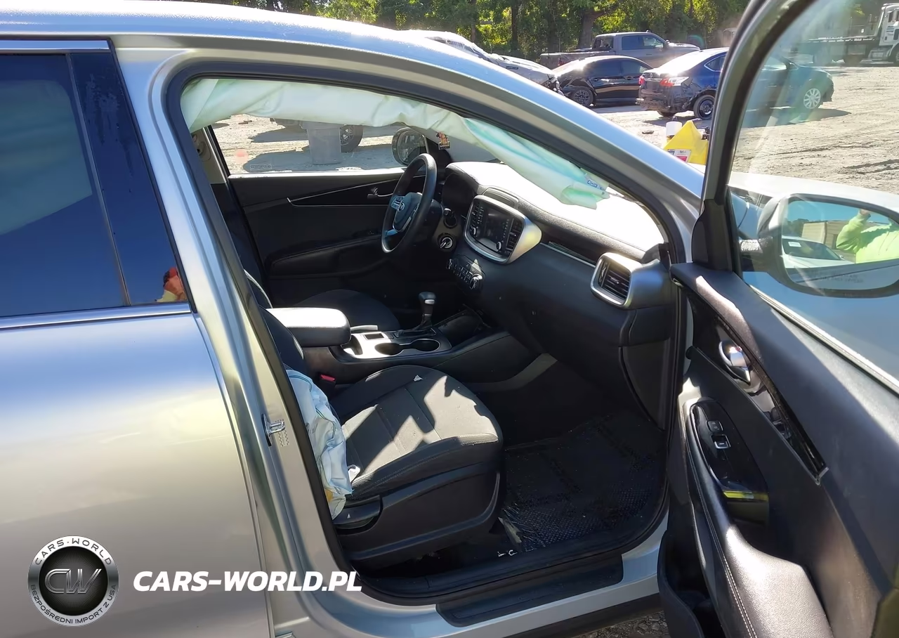2019 Kia Sorento 2.4L L VIN:5XYPG4A39KG588407 - 5