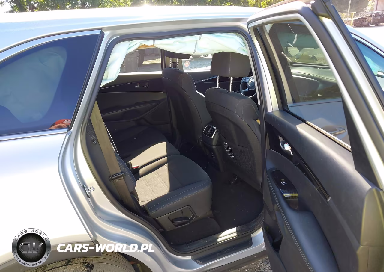2019 Kia Sorento 2.4L L VIN:5XYPG4A39KG588407 - 8