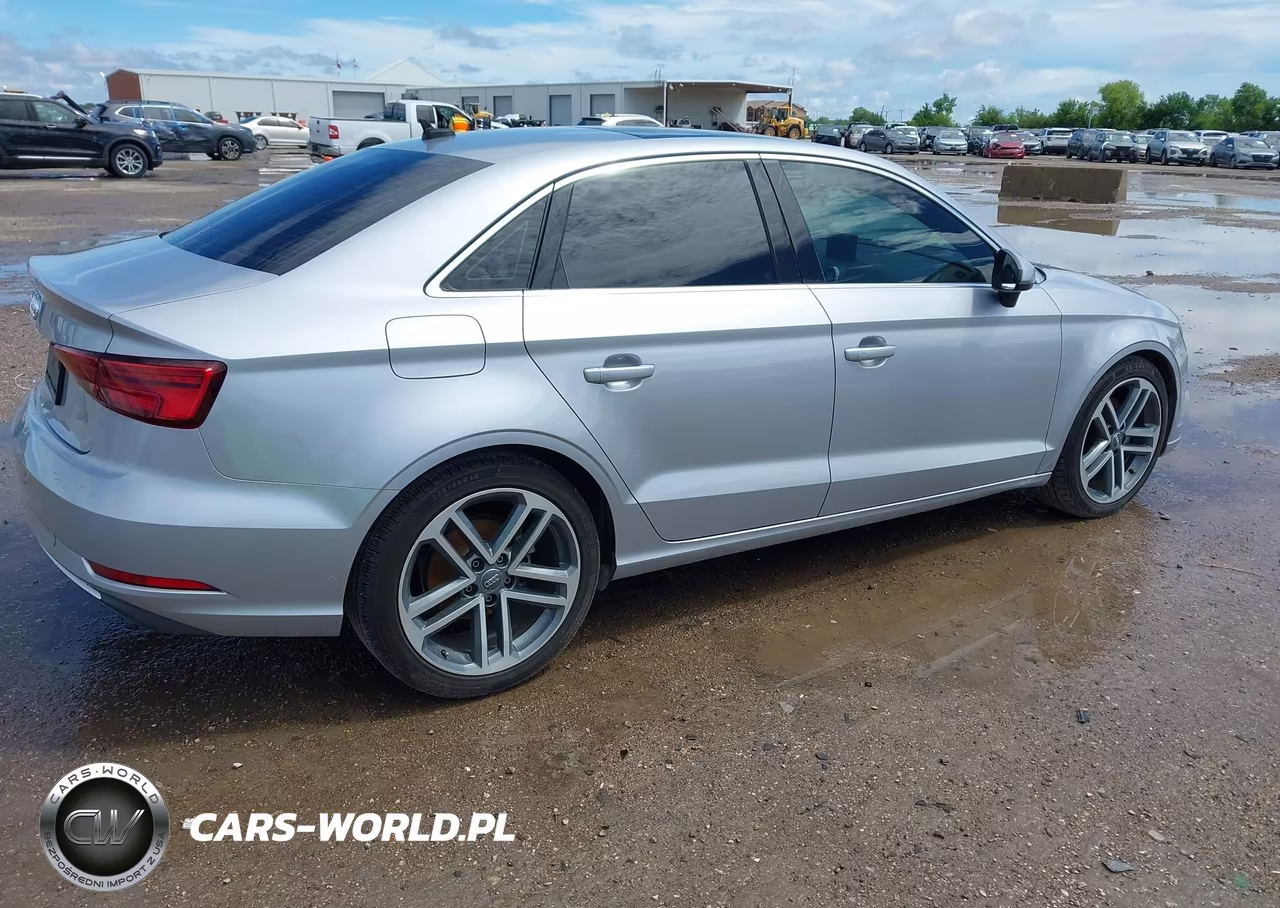 2019 Audi A3 40 Premium VIN:WAUAUGFF9K1011148 - 4