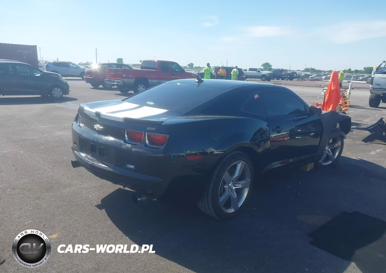 2010 Chevrolet Camaro 2Ss VIN:2G1FT1EW0A9101737 - 4