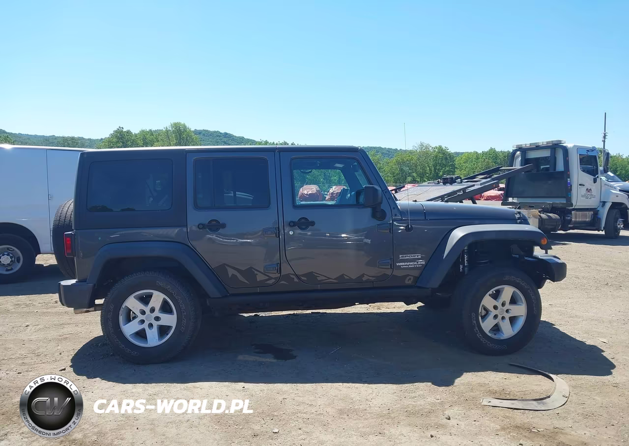 2016 Jeep Wrangler Unlimited Sport VIN:1C4BJWDG8GL343969 - 13