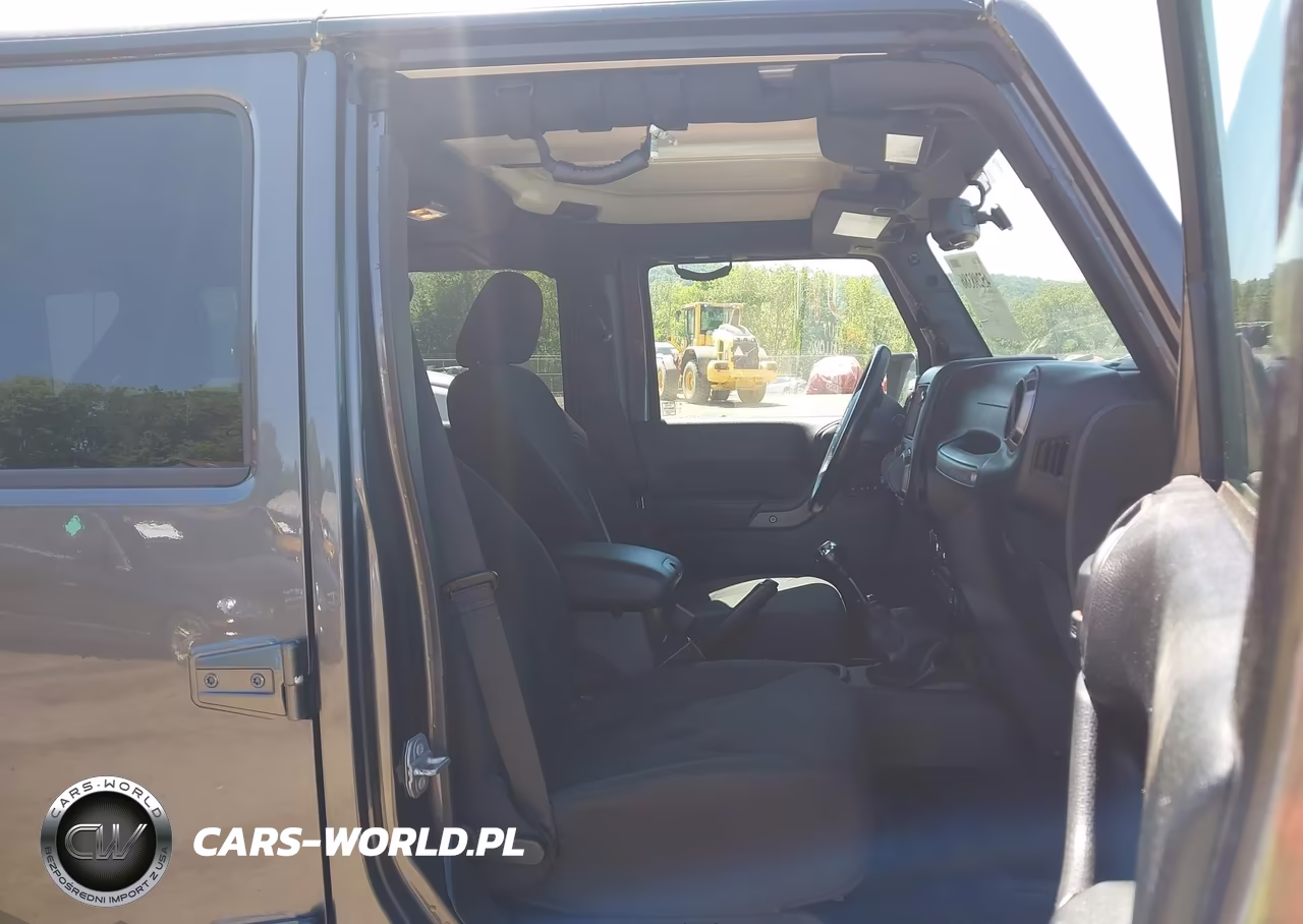 2016 Jeep Wrangler Unlimited Sport VIN:1C4BJWDG8GL343969 - 5