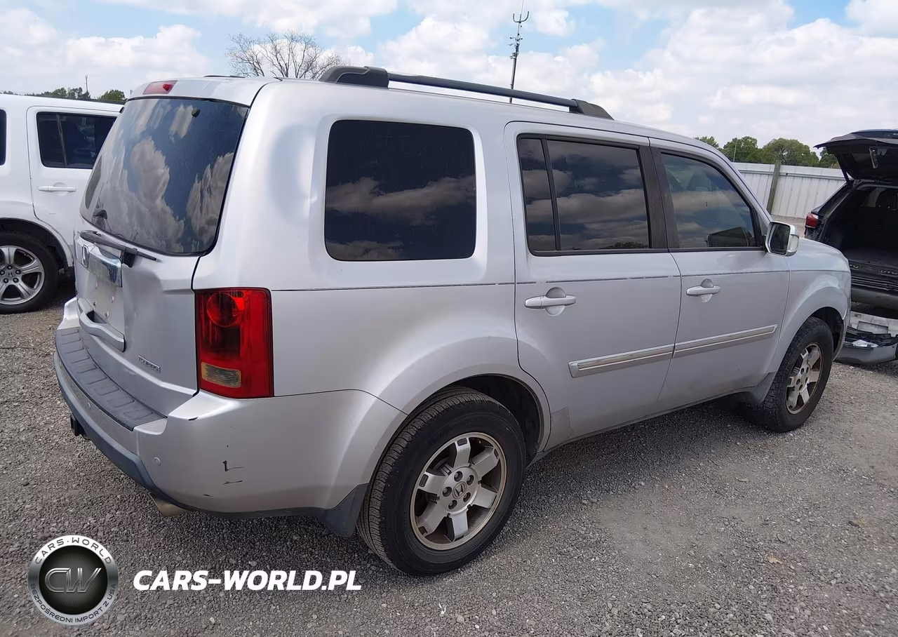 2010 Honda Pilot Touring VIN:5FNYF3H92AB014782 - 4