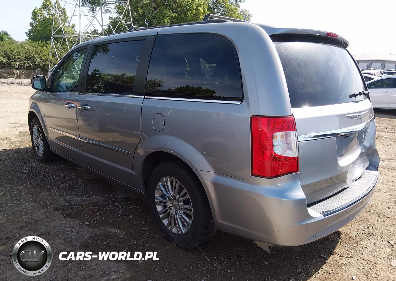 2015 Chrysler Town & Country Touring-L VIN:2C4RC1CGXFR522520 - 3