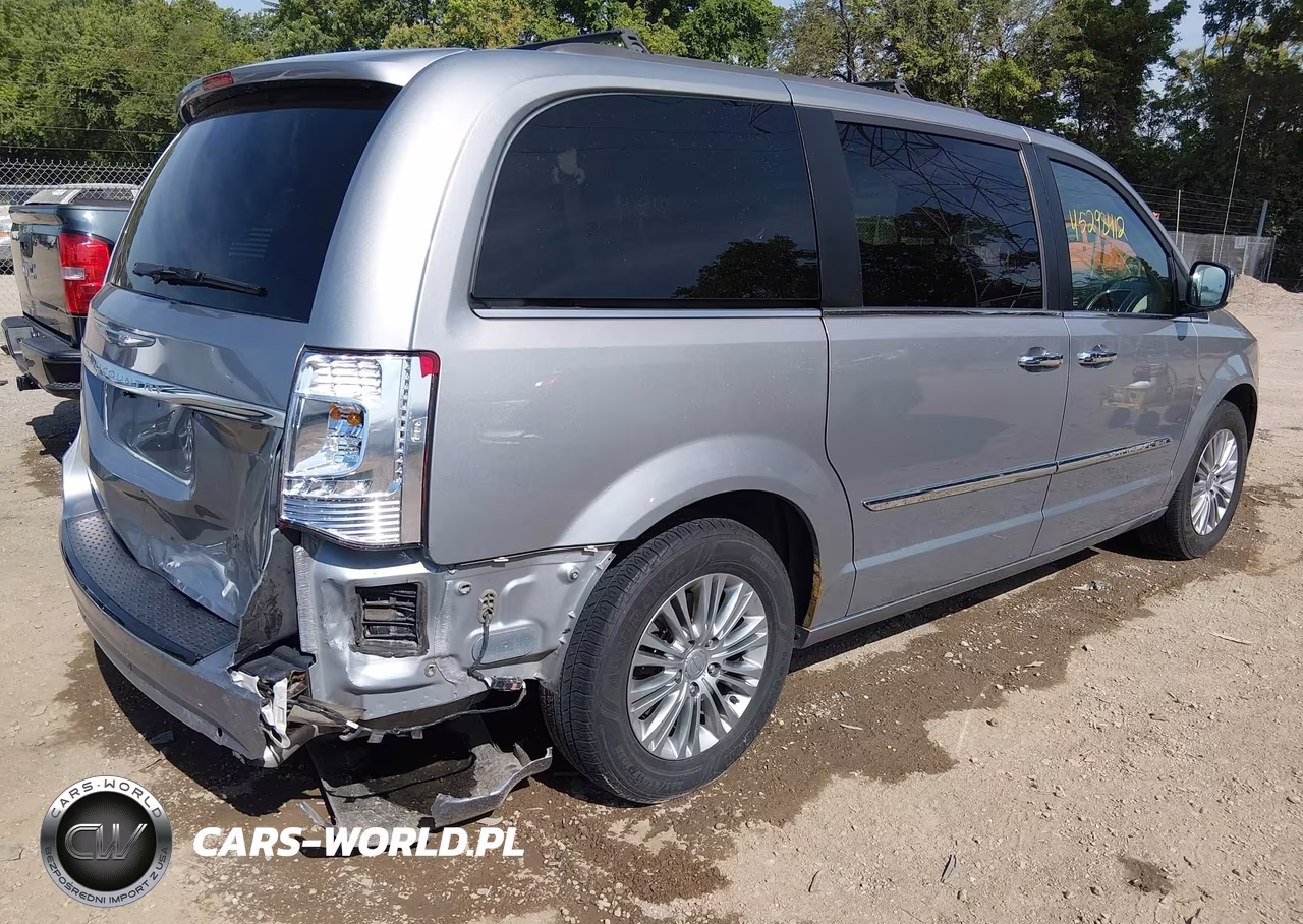 2015 Chrysler Town & Country Touring-L VIN:2C4RC1CGXFR522520 - 4