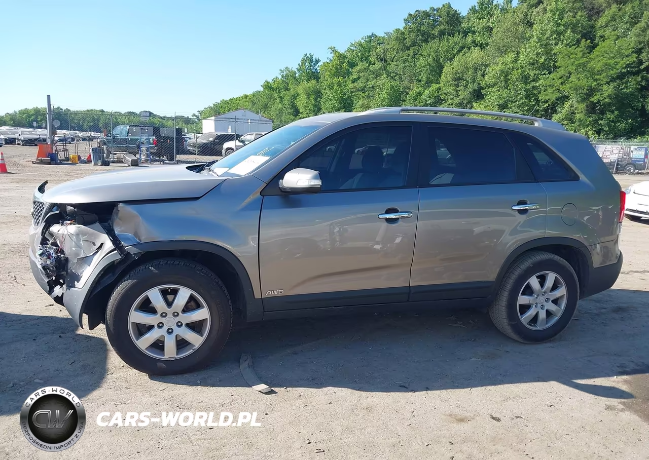 2011 Kia Sorento Lx VIN:5XYKTCA1XBG069719 - 14