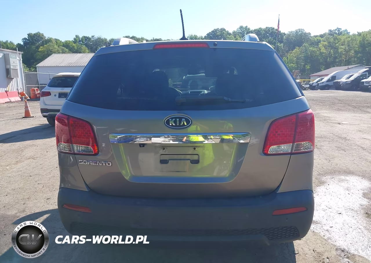 2011 Kia Sorento Lx VIN:5XYKTCA1XBG069719 - 16