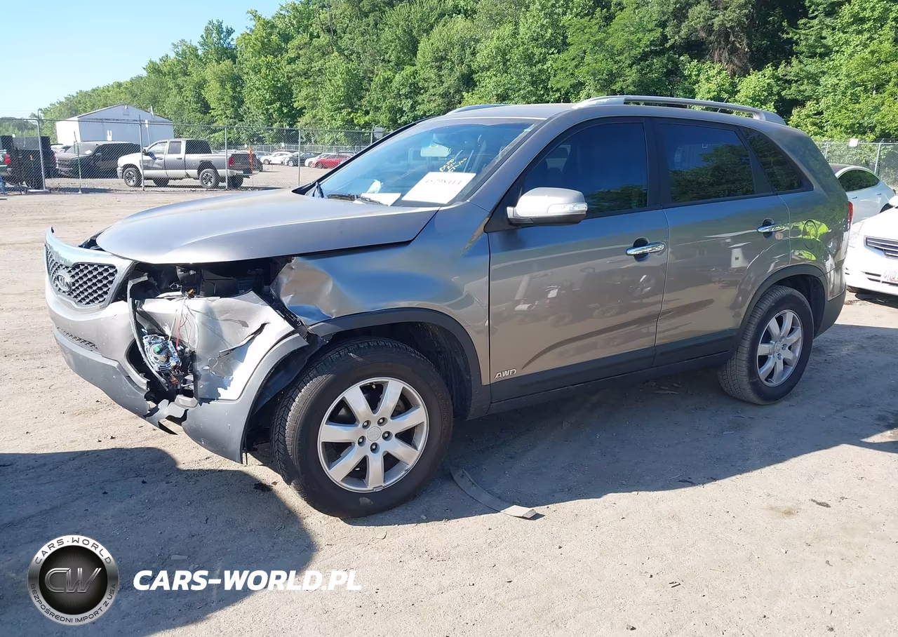2011 Kia Sorento Lx VIN:5XYKTCA1XBG069719 - 2