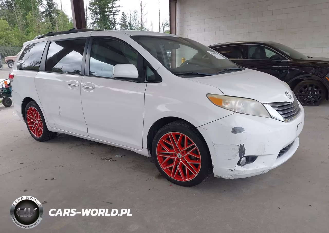 2012 Toyota Sienna Xle V6 8 Passenger
