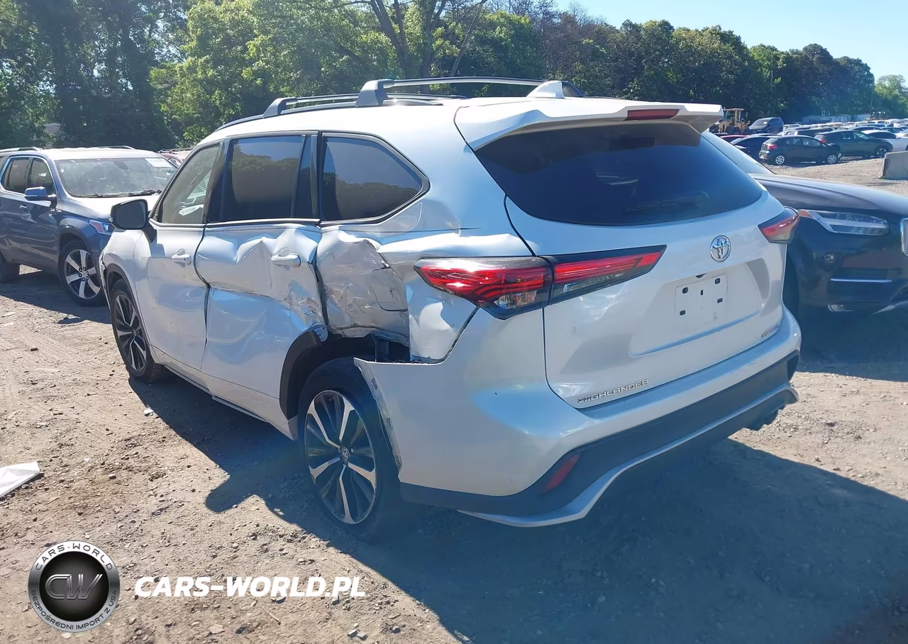 2022 Toyota Highlander Xse VIN:5TDJZRBH6NS251174 - 3