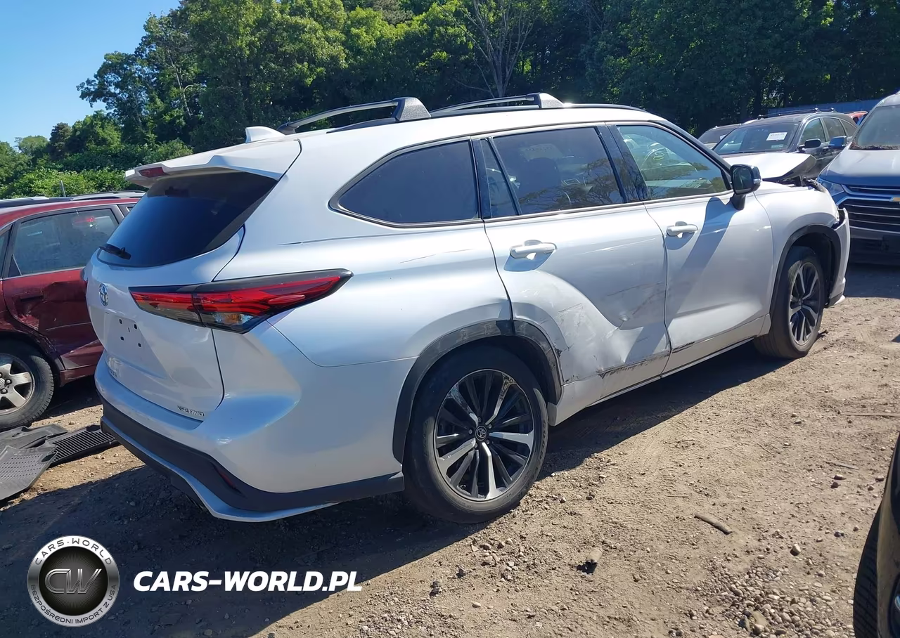 2022 Toyota Highlander Xse VIN:5TDJZRBH6NS251174 - 4
