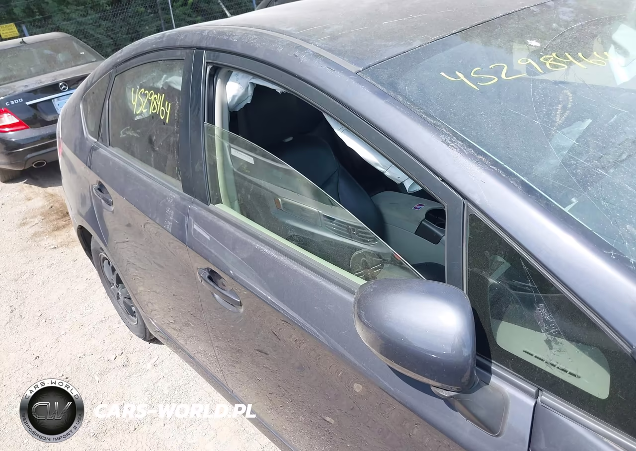 2015 Toyota Prius Two VIN:JTDKN3DU0F1903213 - 18
