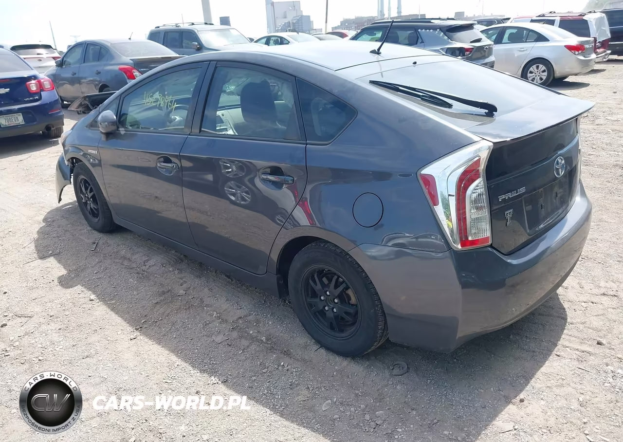 2015 Toyota Prius Two VIN:JTDKN3DU0F1903213 - 3