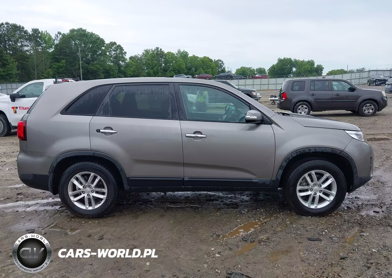2015 Kia Sorento Lx VIN:5XYKT3A60FG577084 - 13