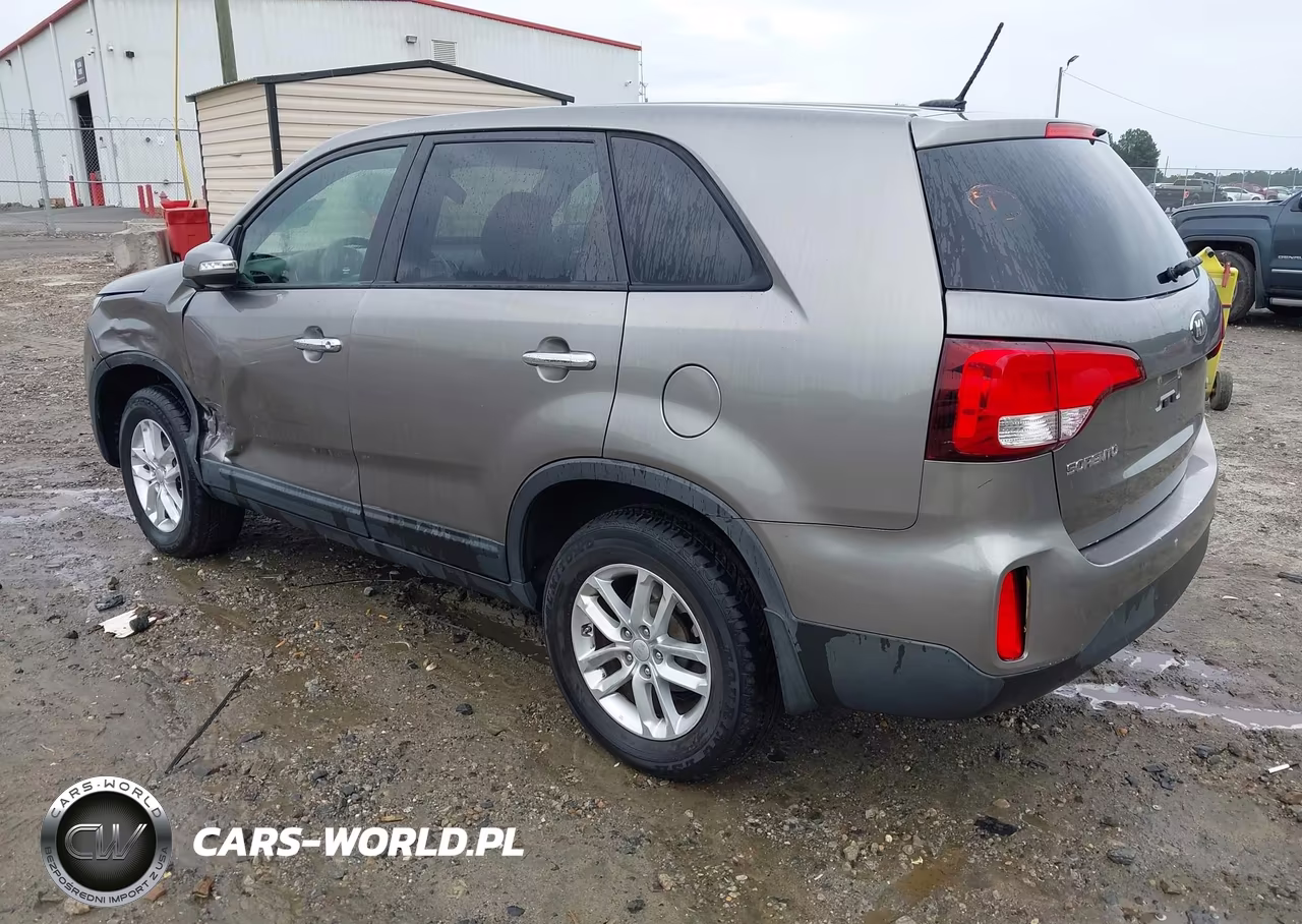 2015 Kia Sorento Lx VIN:5XYKT3A60FG577084 - 3