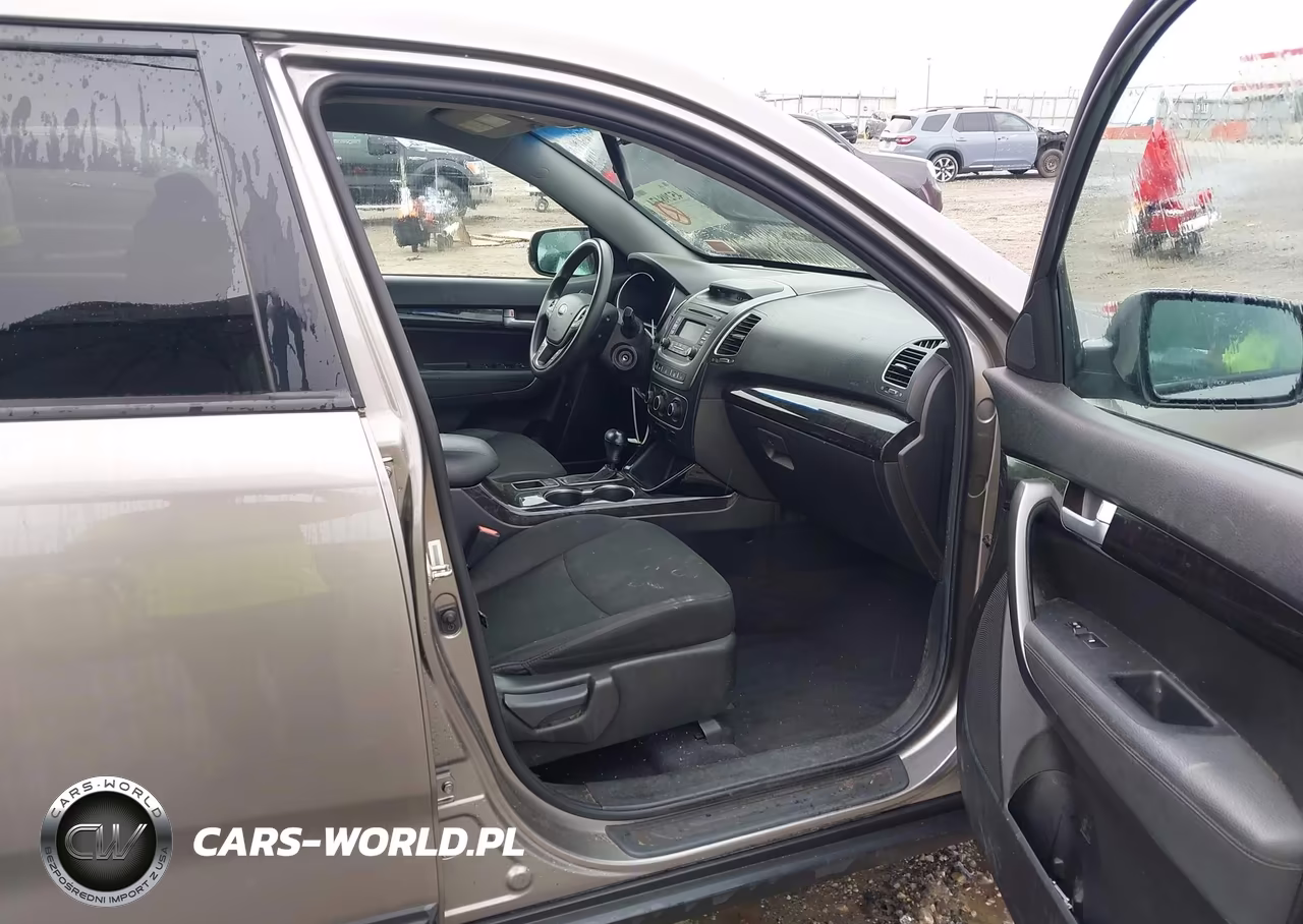 2015 Kia Sorento Lx VIN:5XYKT3A60FG577084 - 5
