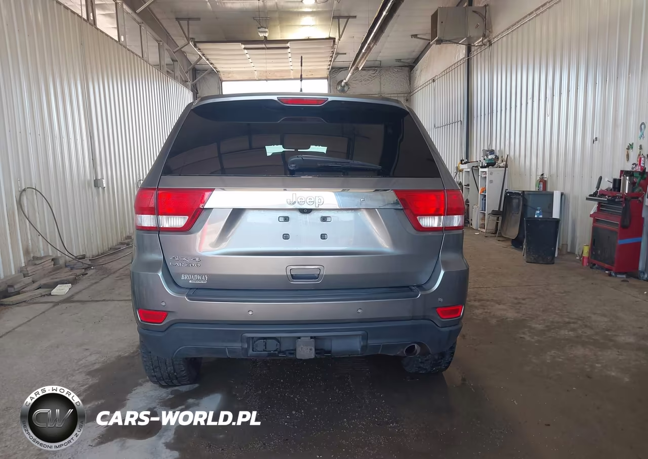2013 Jeep Grand Cherokee Laredo VIN:1C4RJFAG0DC604400 - 16