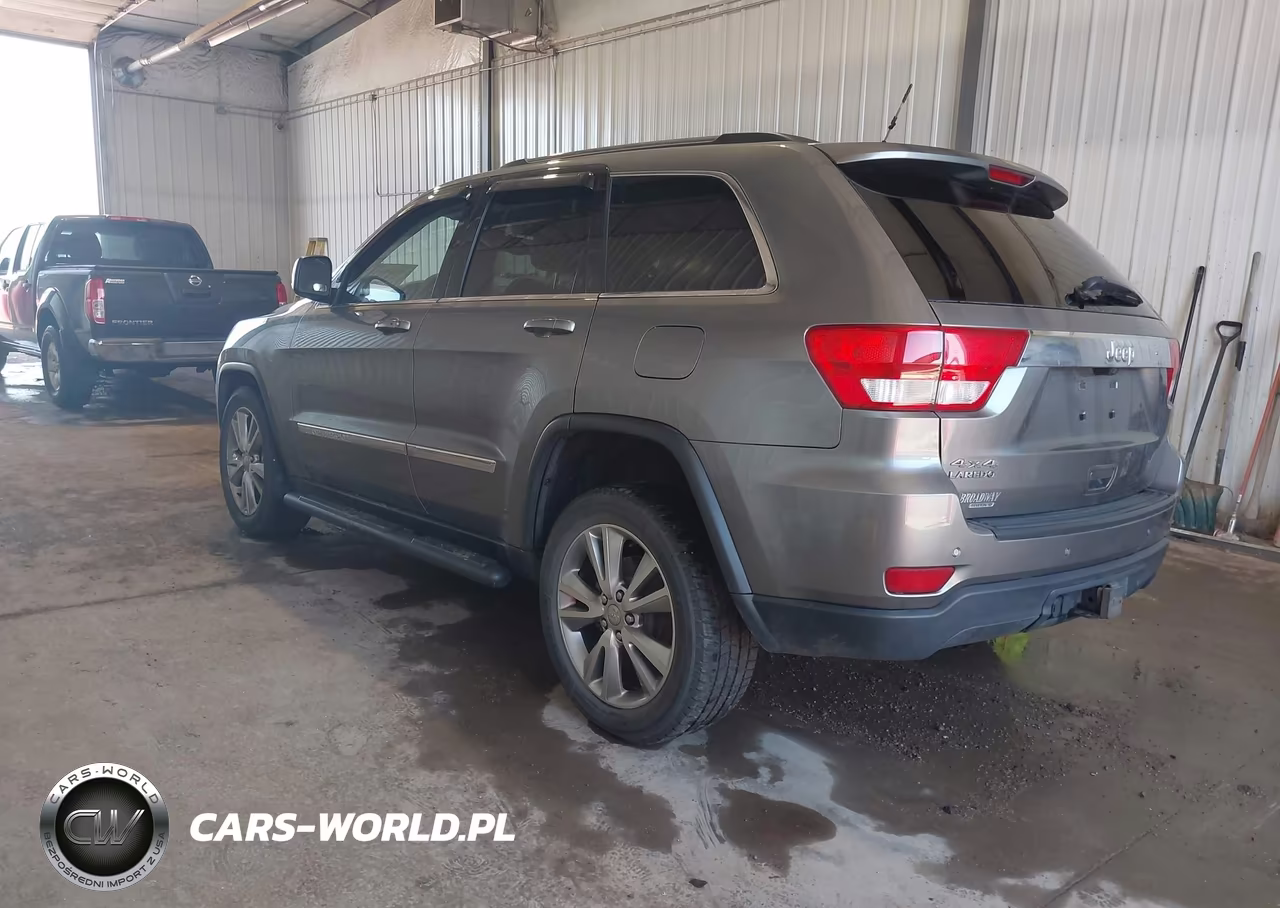 2013 Jeep Grand Cherokee Laredo VIN:1C4RJFAG0DC604400 - 3