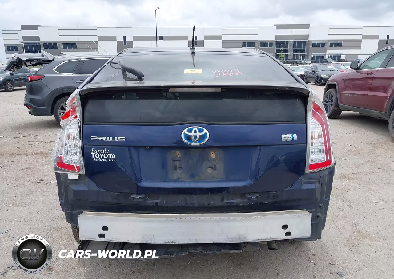 2015 Toyota Prius Two VIN:JTDKN3DU2F0445034 - 16