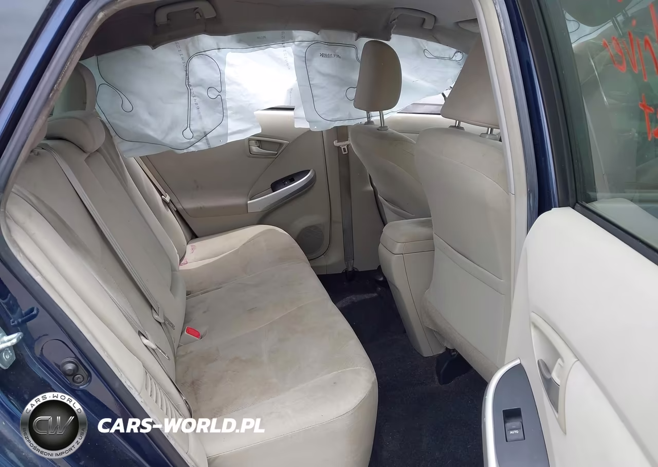 2015 Toyota Prius Two VIN:JTDKN3DU2F0445034 - 8