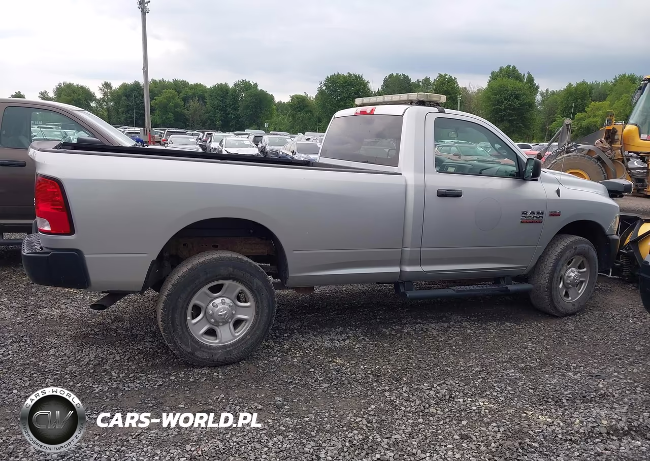 2018 Ram 2500 Tradesman 4X4 8' Box VIN:3C6LR5ATXJG363595 - 13