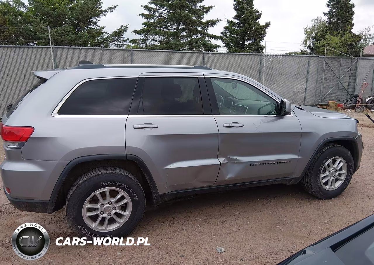 2018 Jeep Grand Cherokee Laredo E 4X4 VIN:1C4RJFAG8JC373600 - 13
