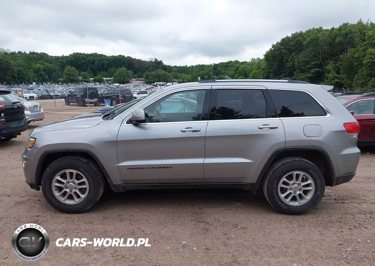 2018 Jeep Grand Cherokee Laredo E 4X4 VIN:1C4RJFAG8JC373600 - 14