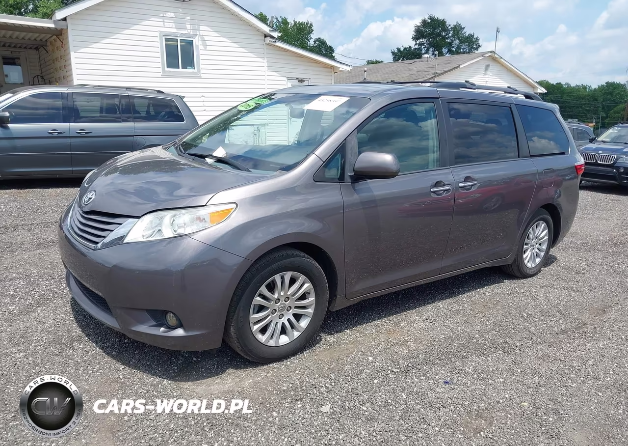 2015 Toyota Sienna Xle 8 Passenger VIN:5TDYK3DC6FS530420 - 2