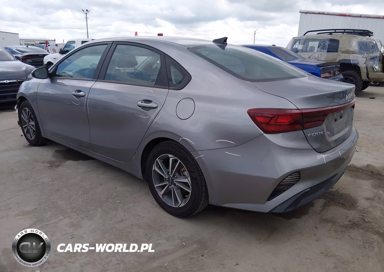 2024 Kia Forte Lxs VIN:3KPF24AD7RE764025 - 3