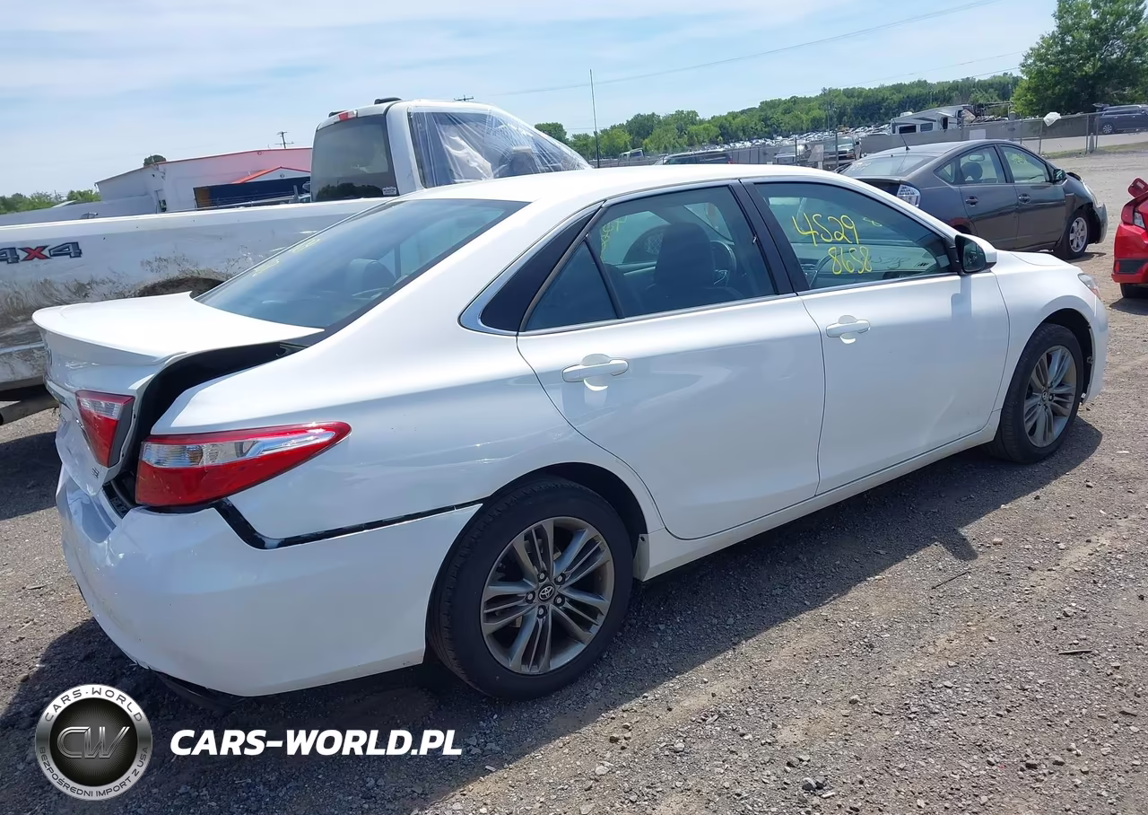 2017 Toyota Camry Se VIN:4T1BF1FK1HU810937 - 4