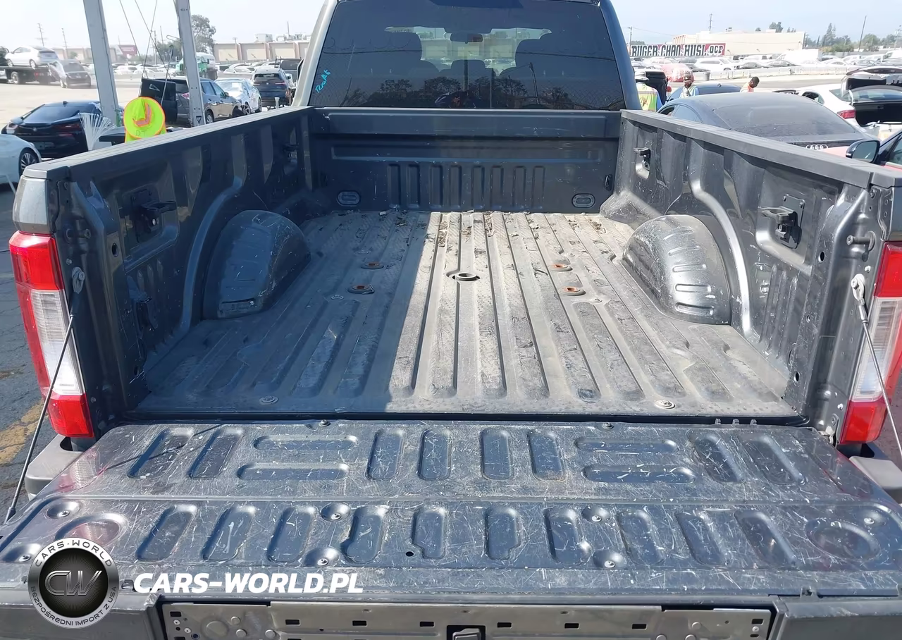2018 Ford F-350 Xlt VIN:1FT8W3BT4JEC91875 - 6