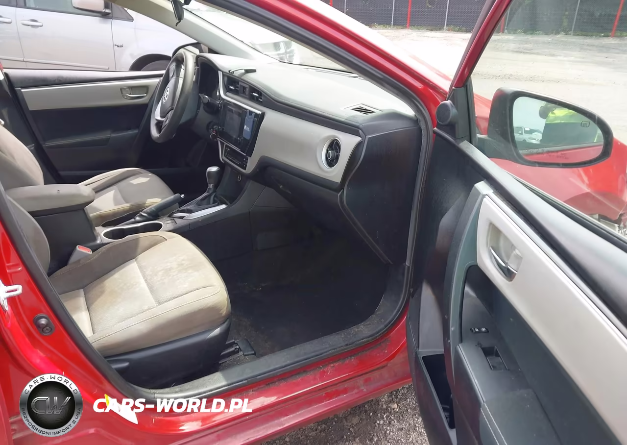 2018 Toyota Corolla Le VIN:5YFBURHE3JP802924 - 5