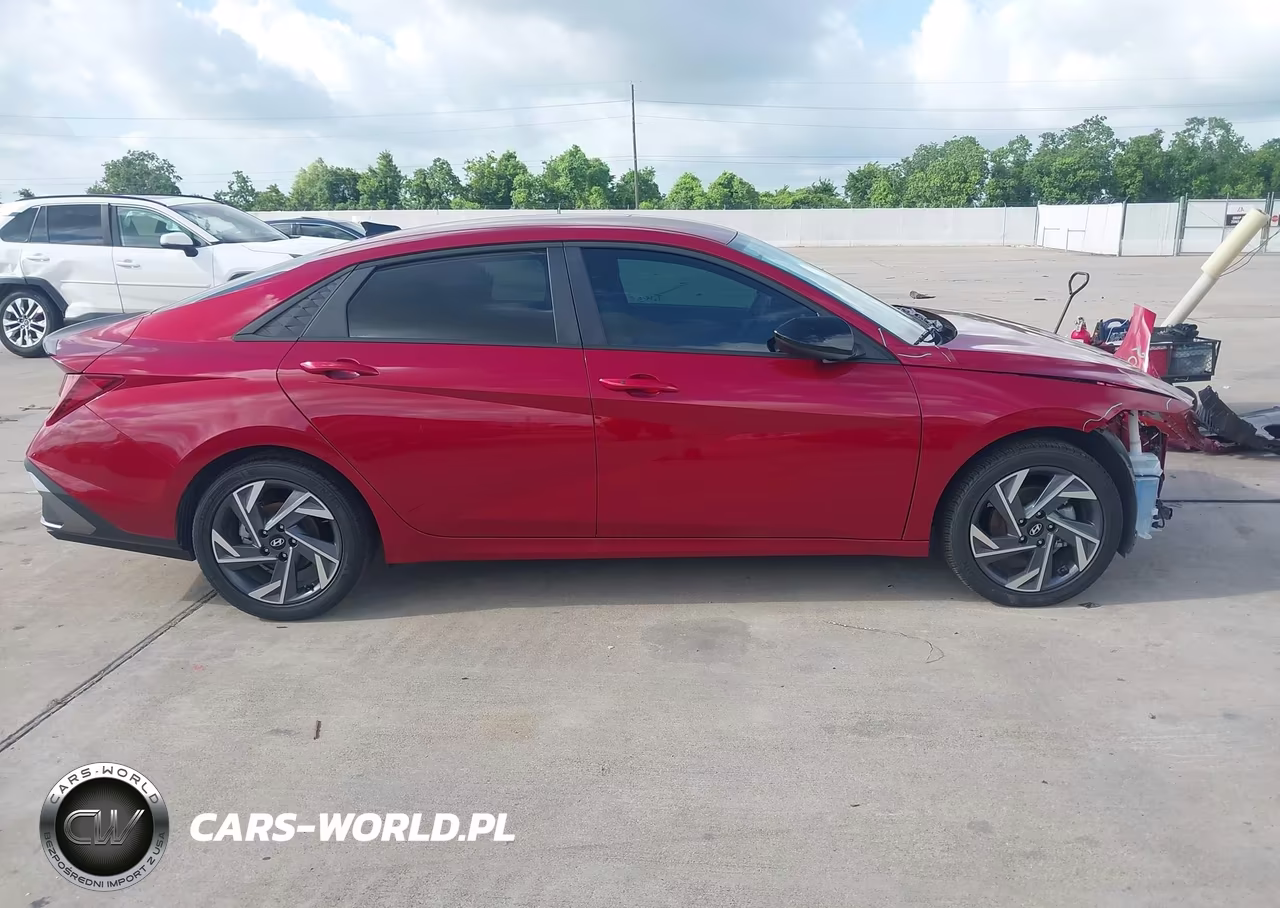 2025 Hyundai Elantra Sel Sport VIN:KMHLM4DG1SU087396 - 13