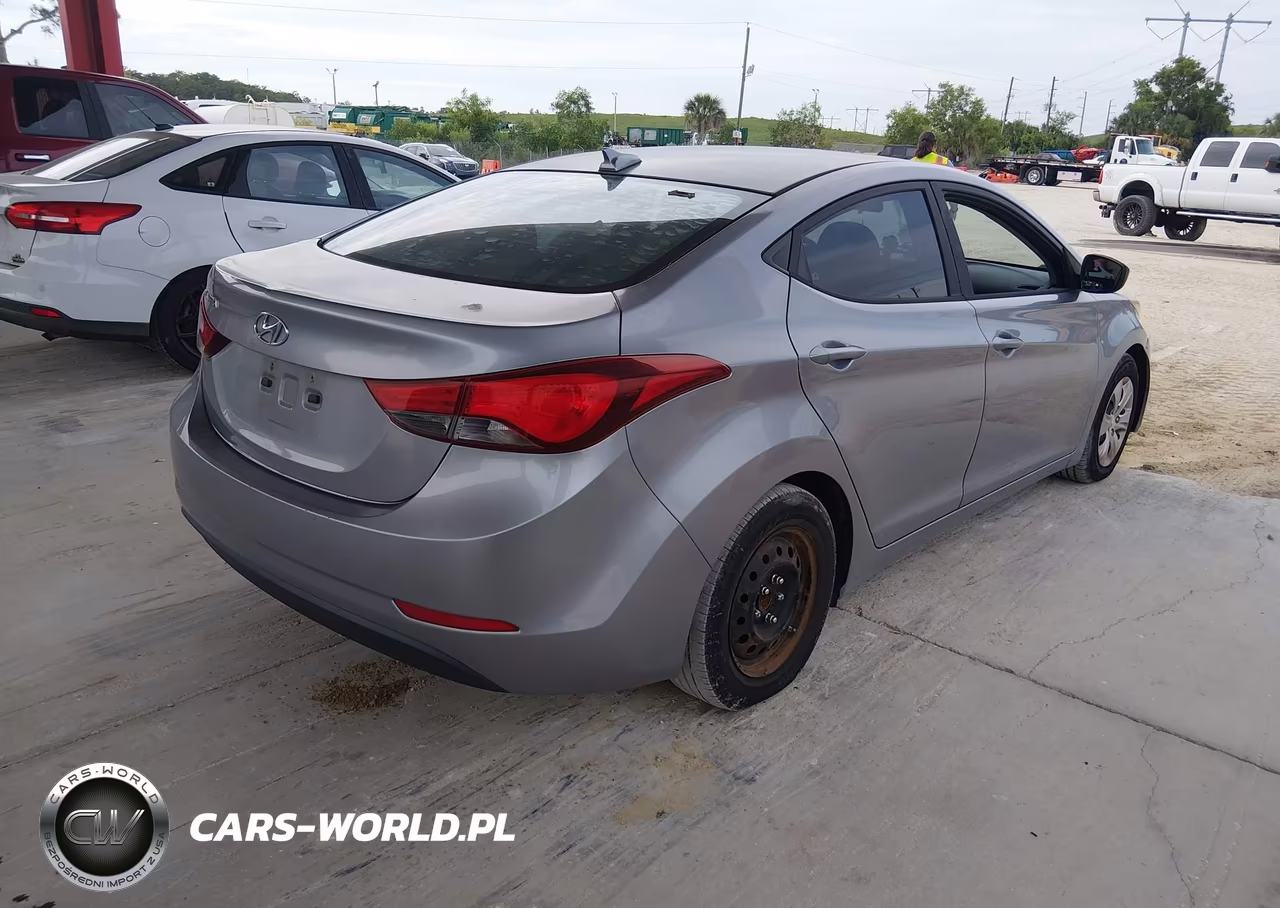 2016 Hyundai Elantra Se VIN:5NPDH4AE3GH754373 - 4