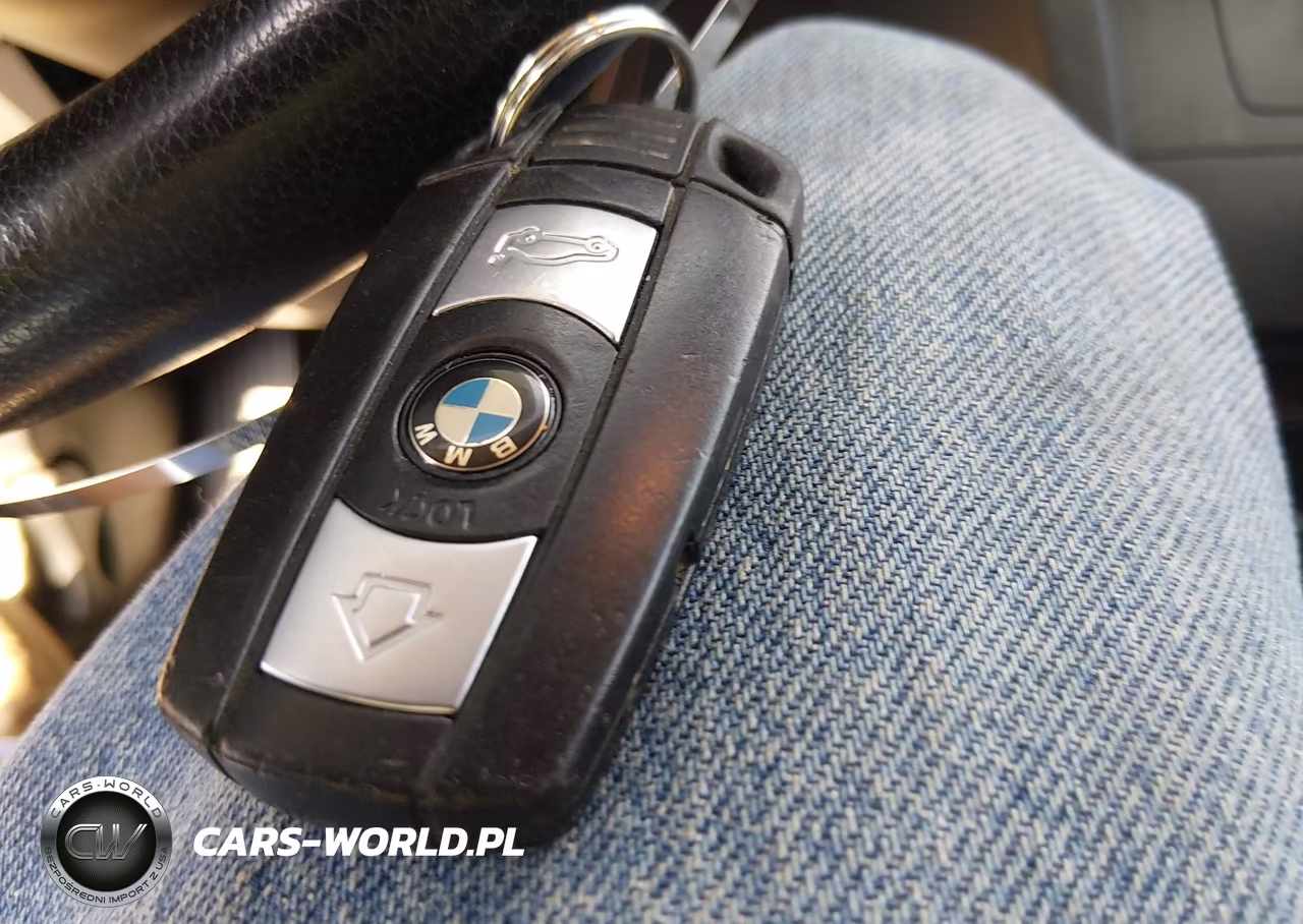 2010 BMW 328I xDrive VIN:WBAPK5C59AA652282 - 11