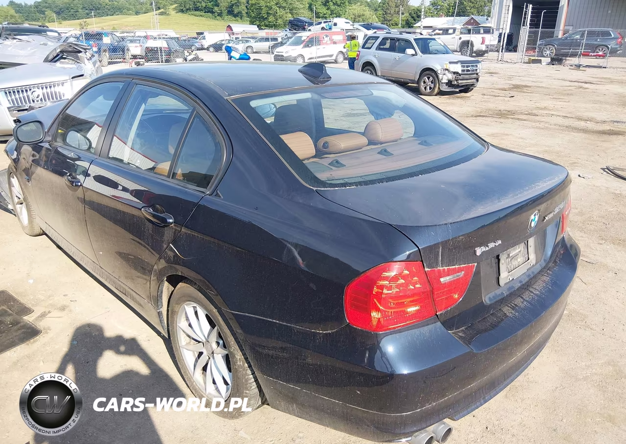 2010 BMW 328I xDrive VIN:WBAPK5C59AA652282 - 3
