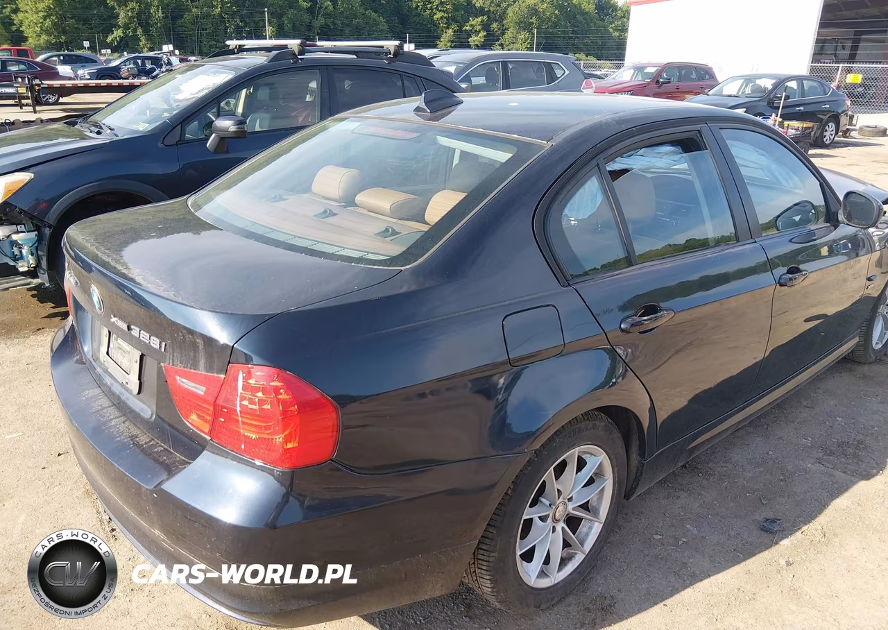 2010 BMW 328I xDrive VIN:WBAPK5C59AA652282 - 4