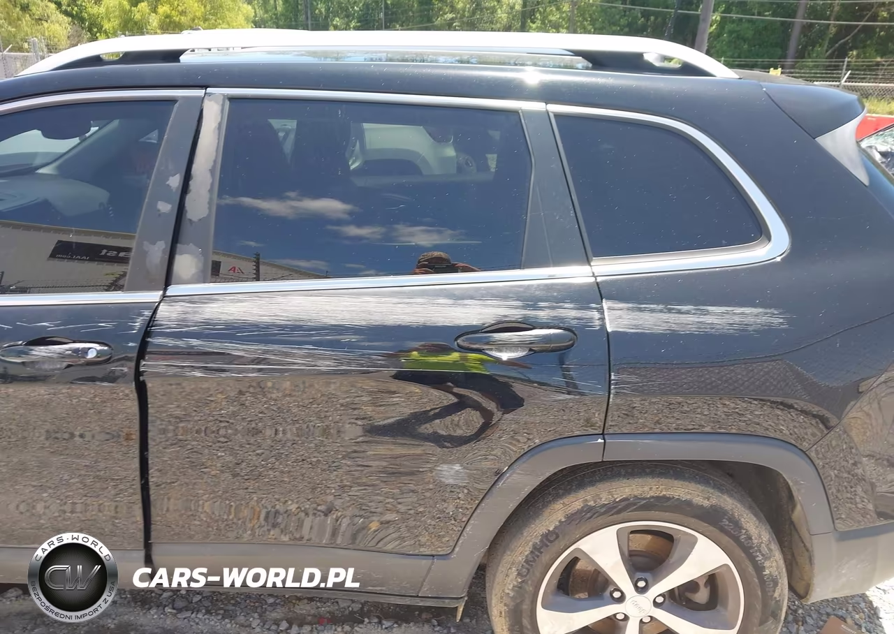 2020 Jeep Cherokee Limited 4X4 VIN:1C4PJMDXXLD582700 - 6