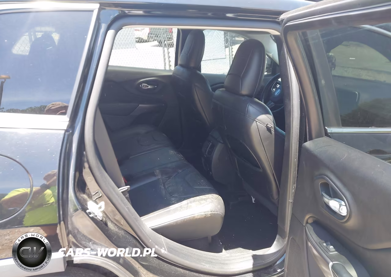 2020 Jeep Cherokee Limited 4X4 VIN:1C4PJMDXXLD582700 - 8