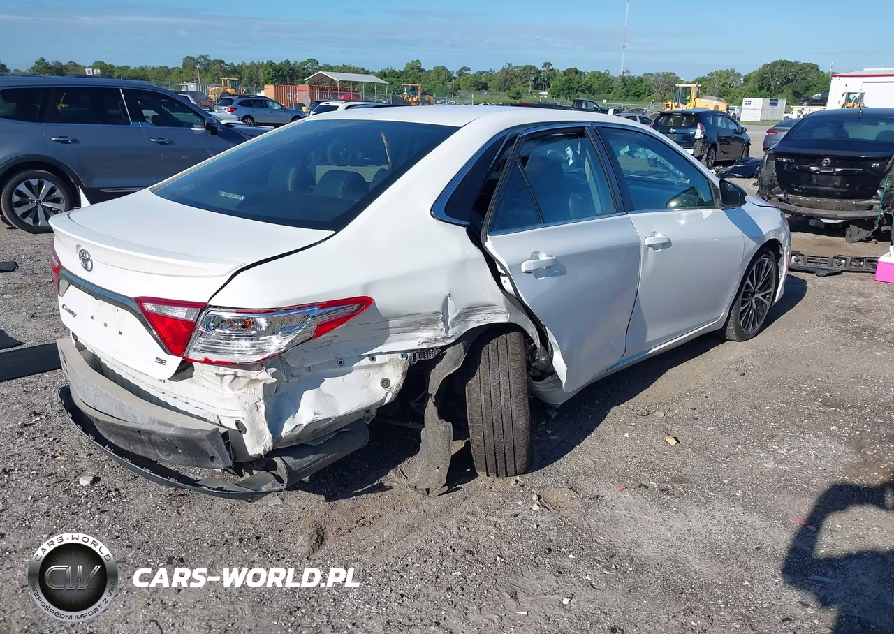 2016 Toyota Camry Se VIN:4T1BF1FK3GU177341 - 4