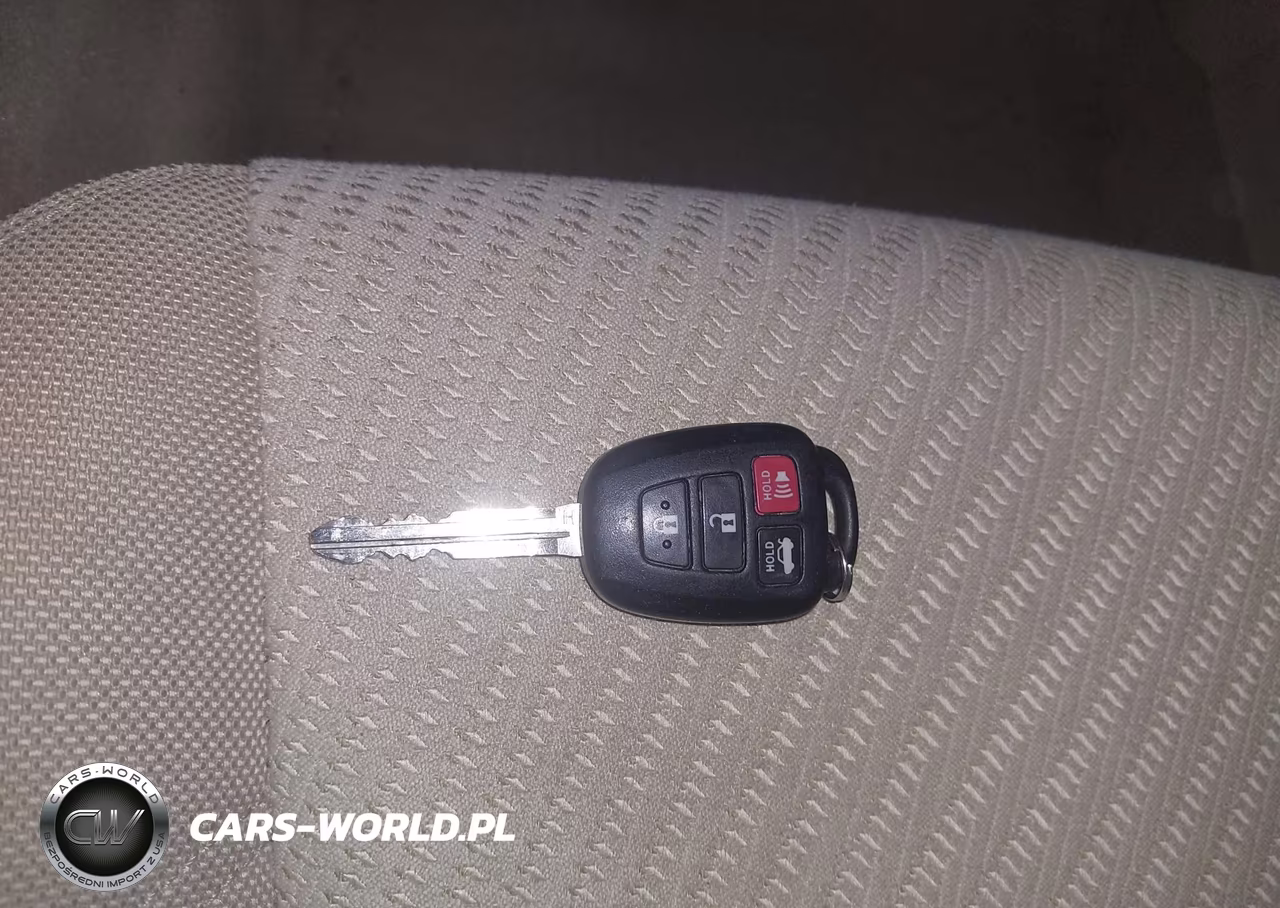2016 Toyota Camry Le VIN:4T4BF1FK9GR562909 - 11