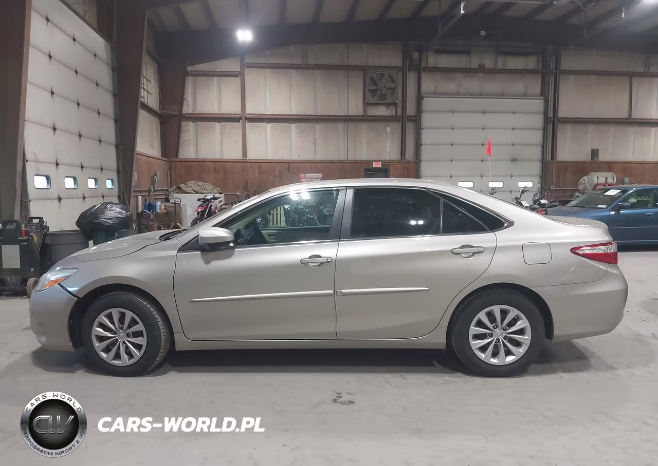 2016 Toyota Camry Le VIN:4T4BF1FK9GR562909 - 14